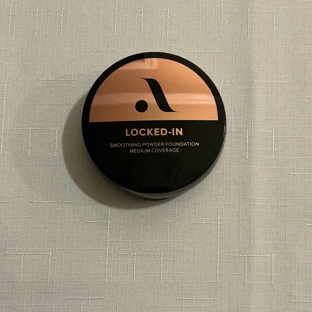 Absolute New York Locked-In Smoothing Powder Foundation MFLN04 — Warm Sand